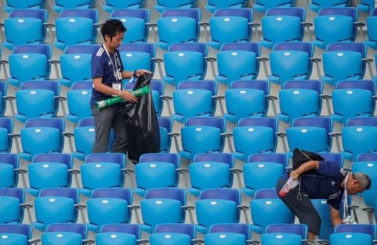 Nhat rac tren khan dai,  CDV Nhat Ban gay an tuong manh o World Cup 2018 anh 4