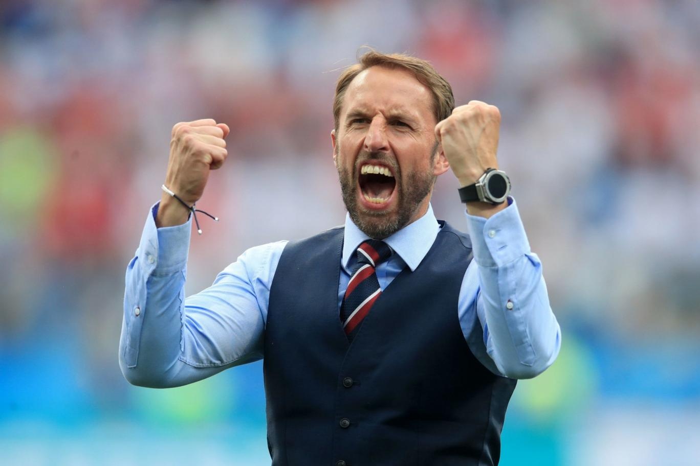 Thua Bi, HLV doi tuyen Anh chap nhan bi chi trich hinh anh