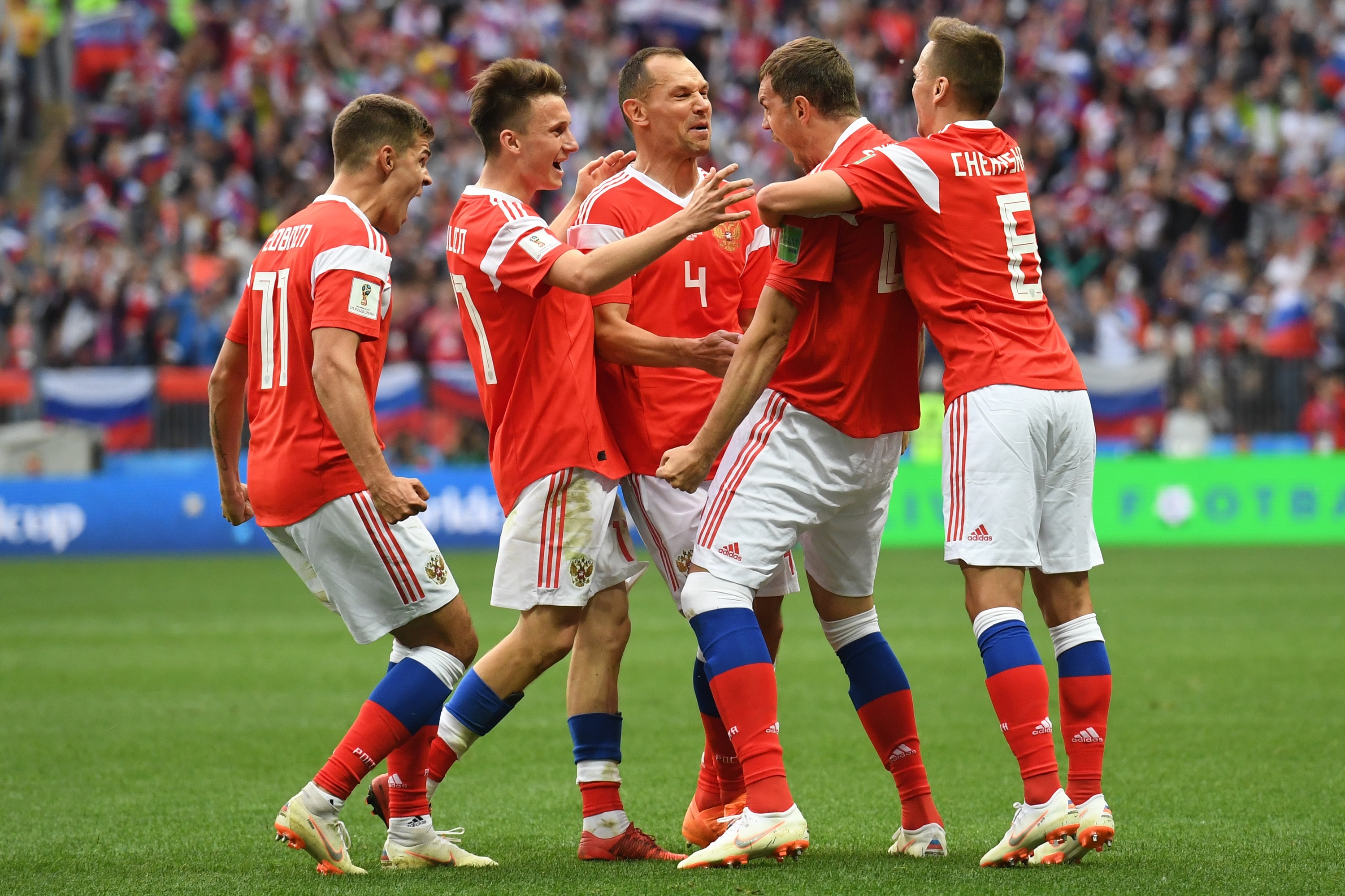 Tay Ban Nha - Nga: Tinh than co danh bai duoc dang cap? hinh anh