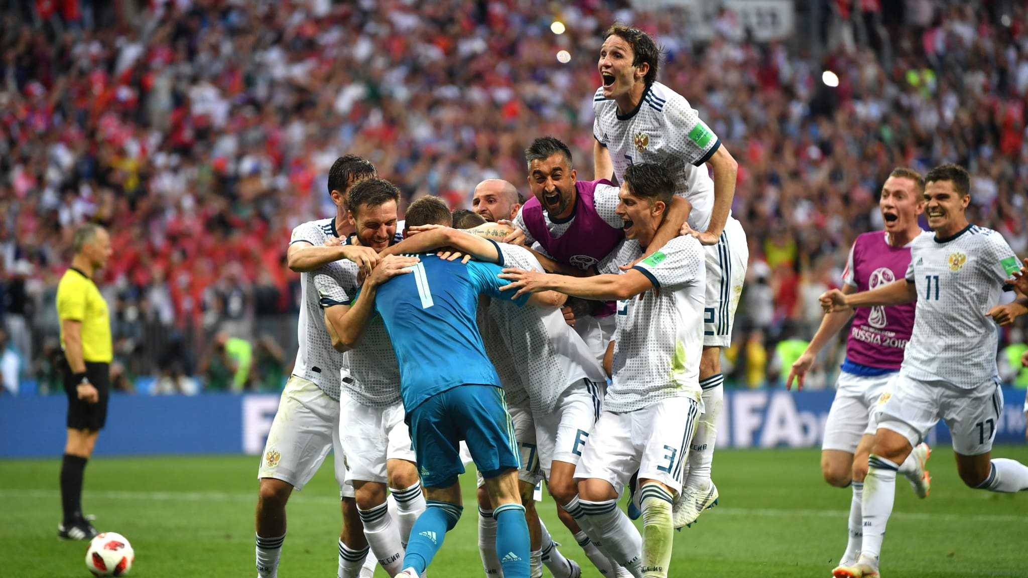 CDV doi Nga bi bat vi cam sung an mung tren duong pho nuoc Duc hinh anh