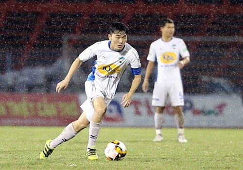 Mo ty so som, HAGL van thua 2-4 vi hang phong ngu mac sai lam hinh anh