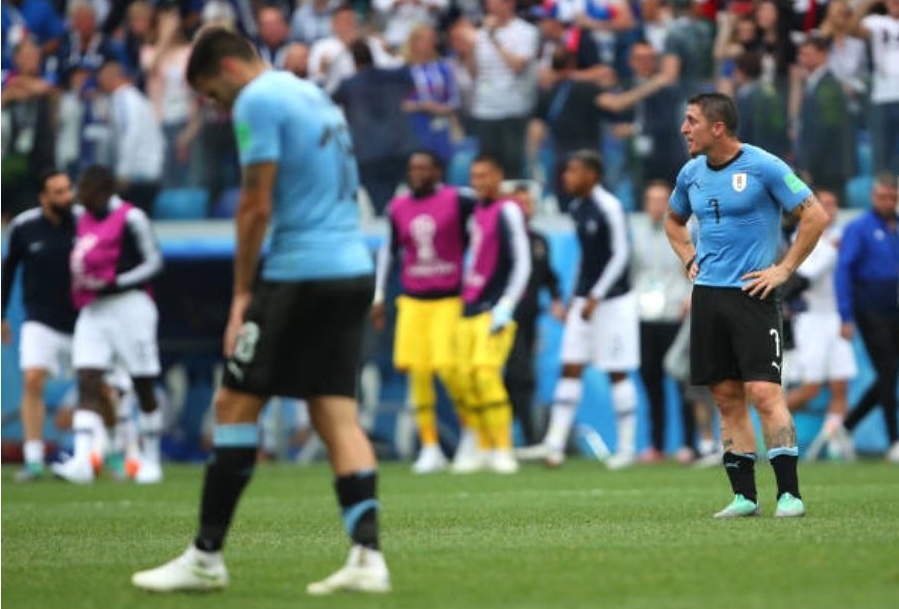 Luis Suarez roi le trong ngay Uruguay chia tay World Cup 2018 anh 1