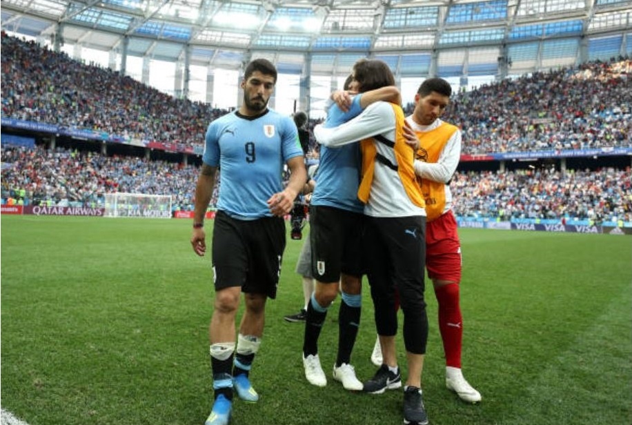 Luis Suarez roi le trong ngay Uruguay chia tay World Cup 2018 anh 5