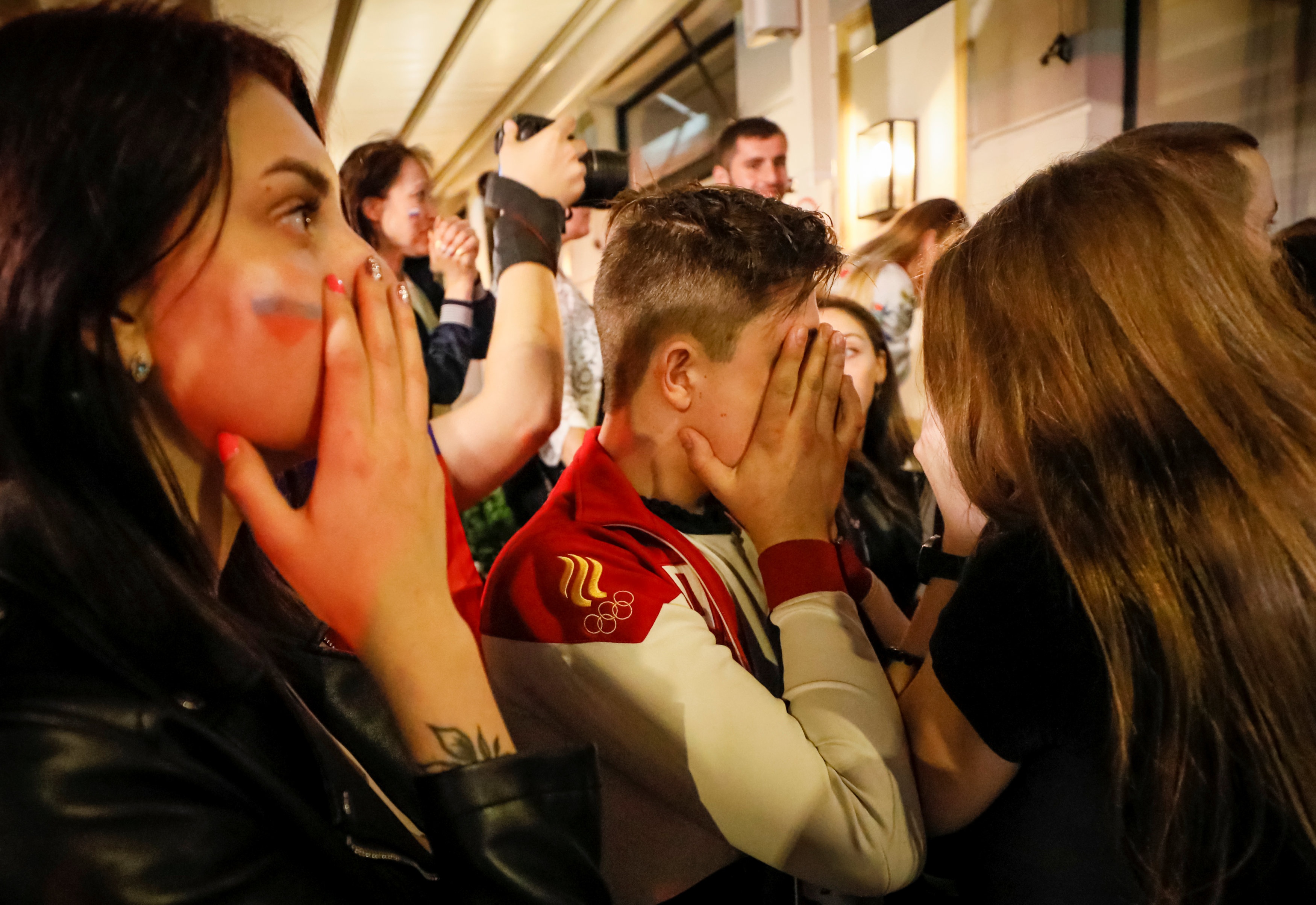 Nhung 'bong hong' Nga bat khoc khi doi nha dung buoc o World Cup 2018 anh 11