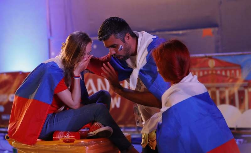 Nhung 'bong hong' Nga bat khoc khi doi nha dung buoc o World Cup 2018 anh 9