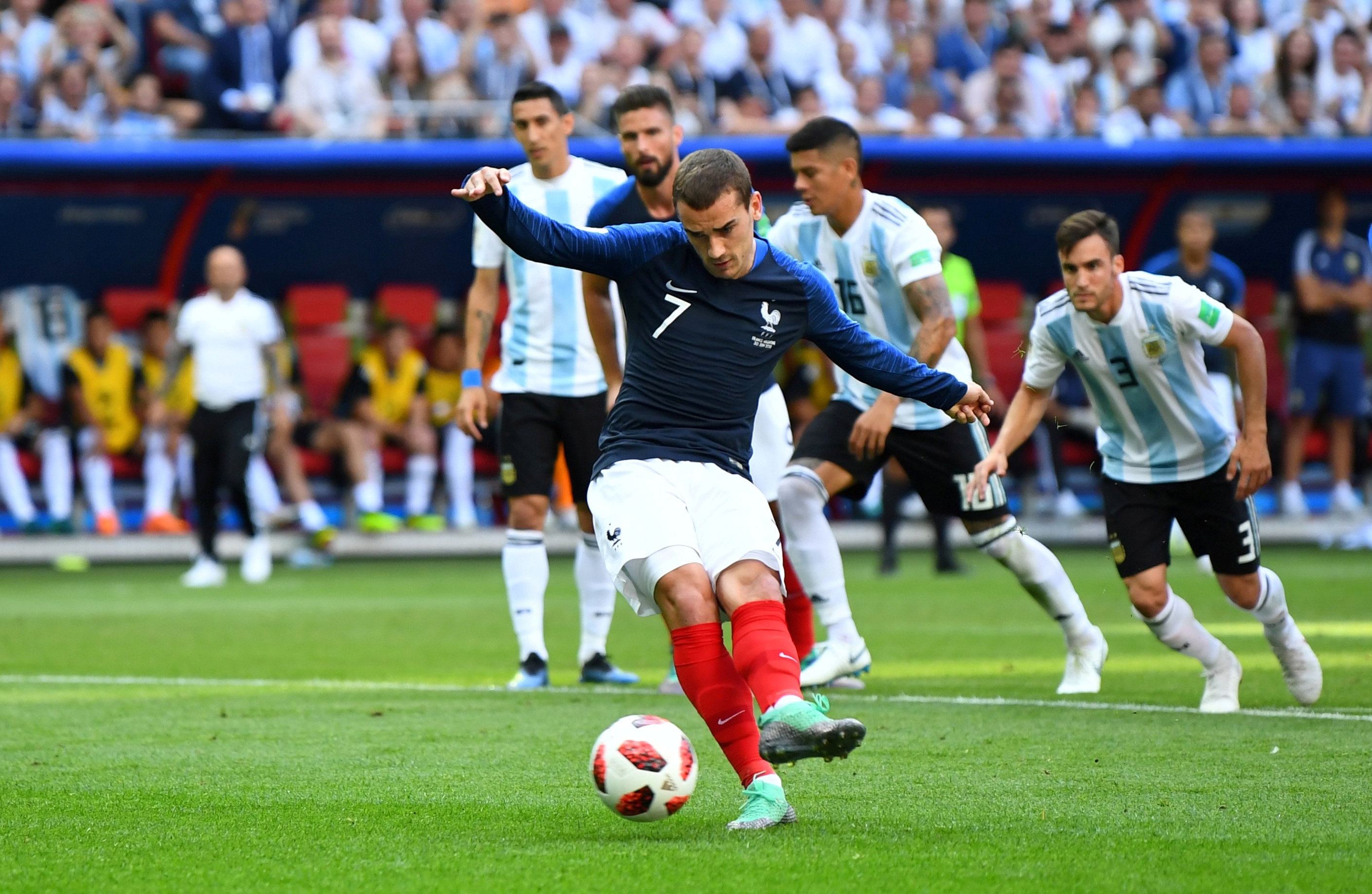 Griezmann khong du can dam de sut panenka nhu Zidane hinh anh