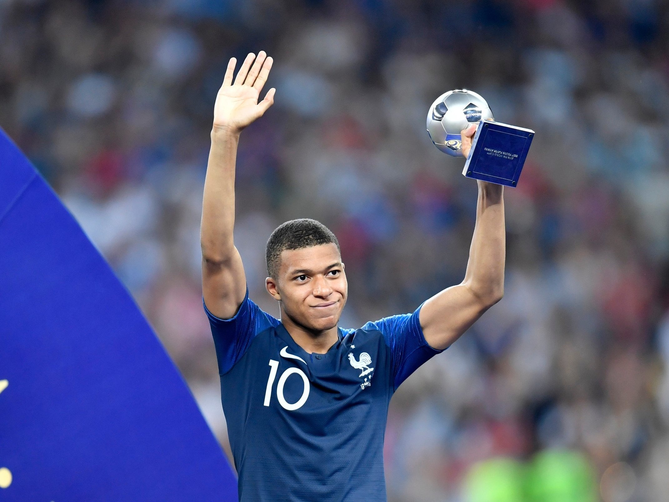 Sau chức vô địch của Pháp, Mbappe chứng tỏ mình là G.O.A.T trong tương lai ảnh 2 Sau chuc vo dich cua Phap, Mbappe chung to minh la G.O.A.T trong tuong lai anh 2