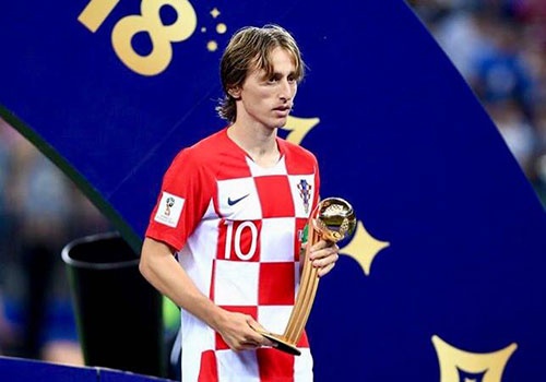 Modric chung phan voi Ronaldo 'beo', Messi va Zidane hinh anh