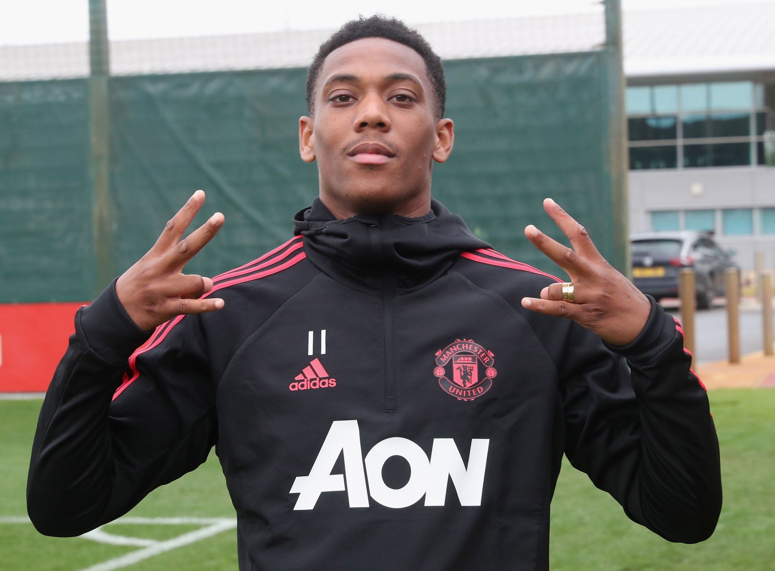 Anthony Martial khong roi MU o he 2018 hinh anh