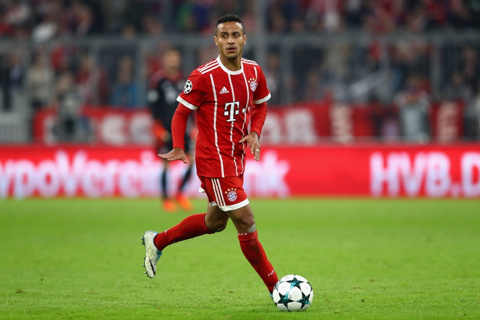 MU,  Chelsea,  Barca,  Man City ‘quyet dau’ vi Thiago Alcantara anh 2
