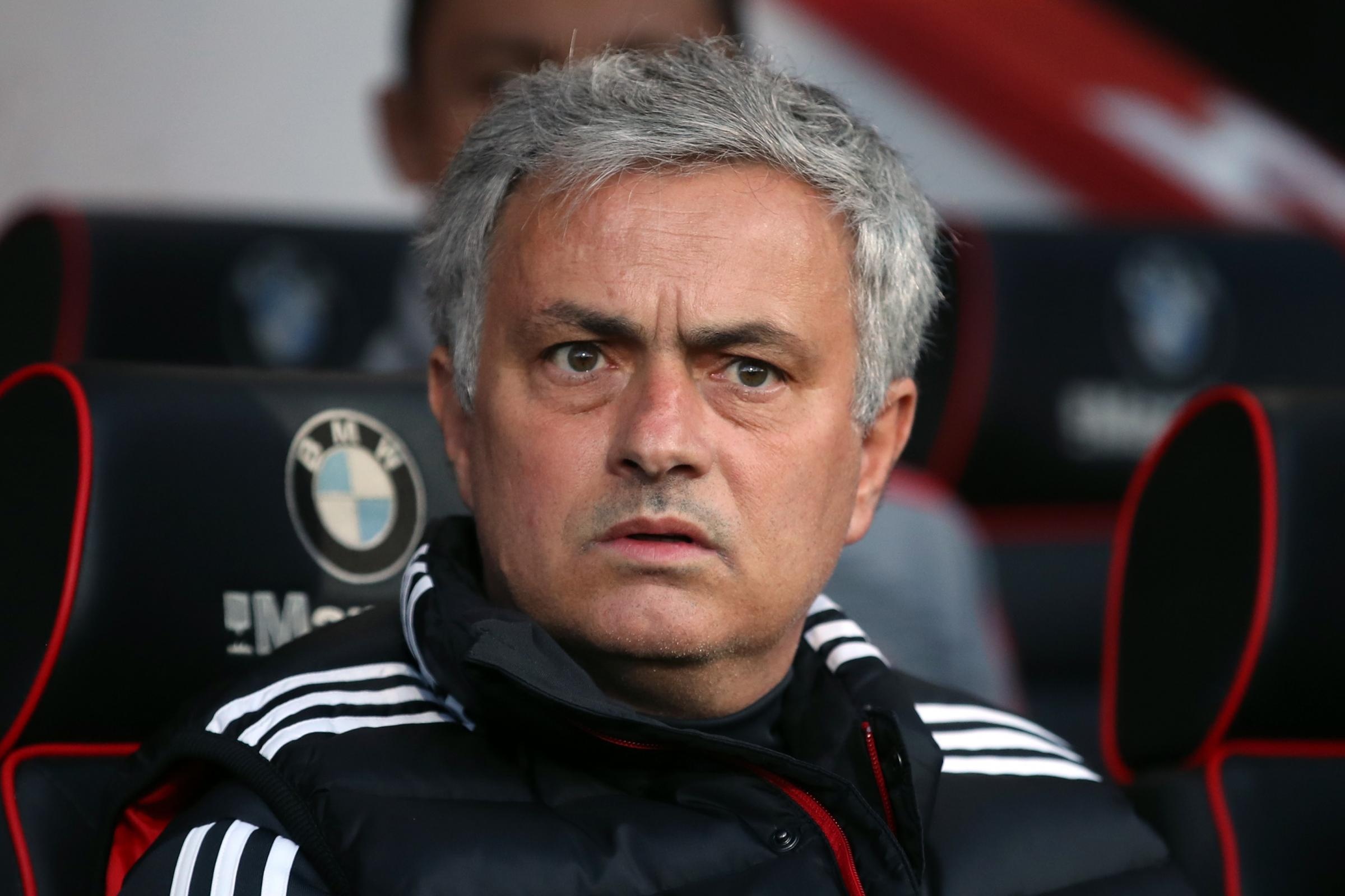 Mourinho muon MU mua them it nhat mot tan binh hinh anh