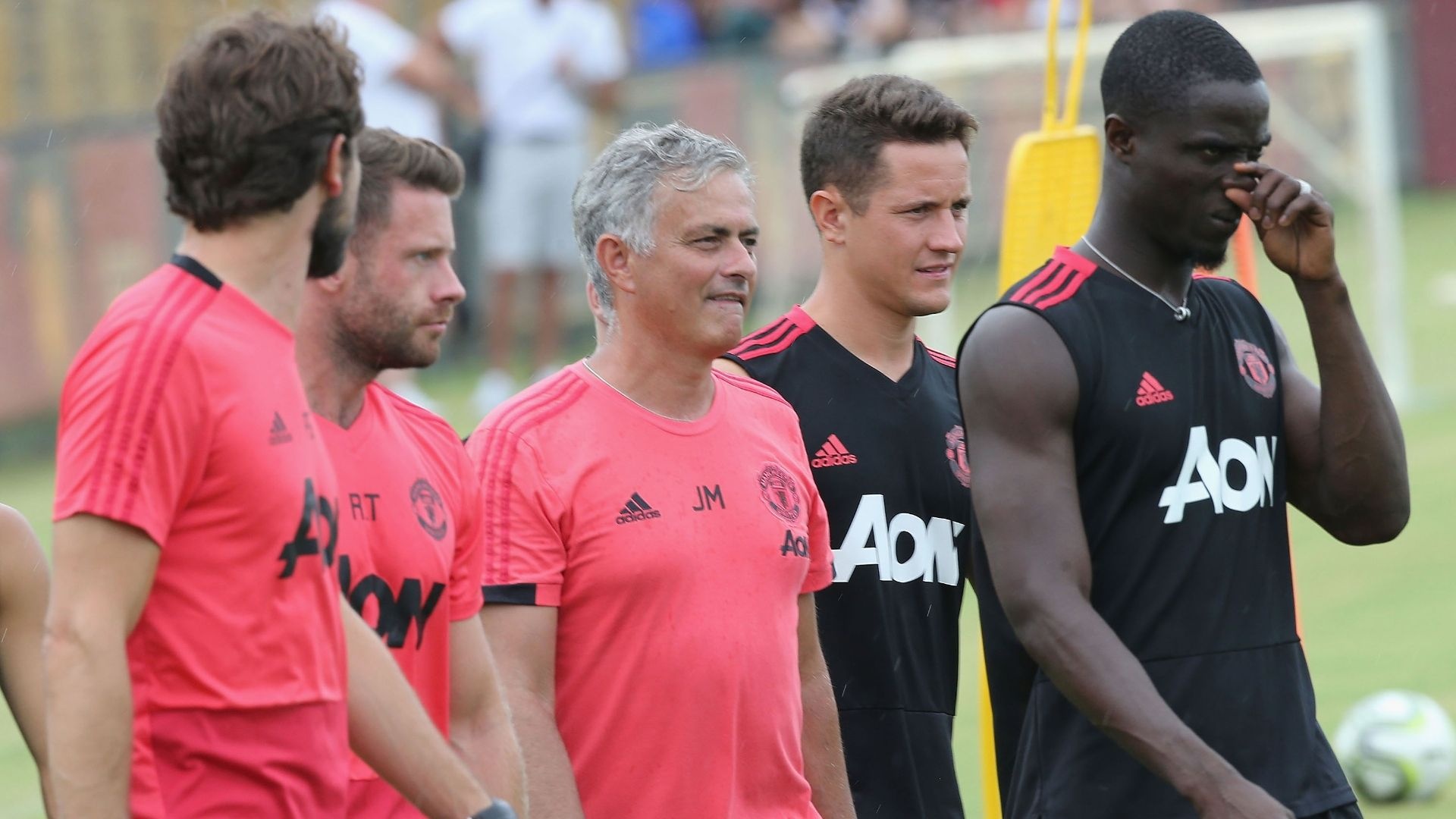 Mourinho cam kich truoc su chuyen nghiep cua Lukaku,  Rashford anh 1