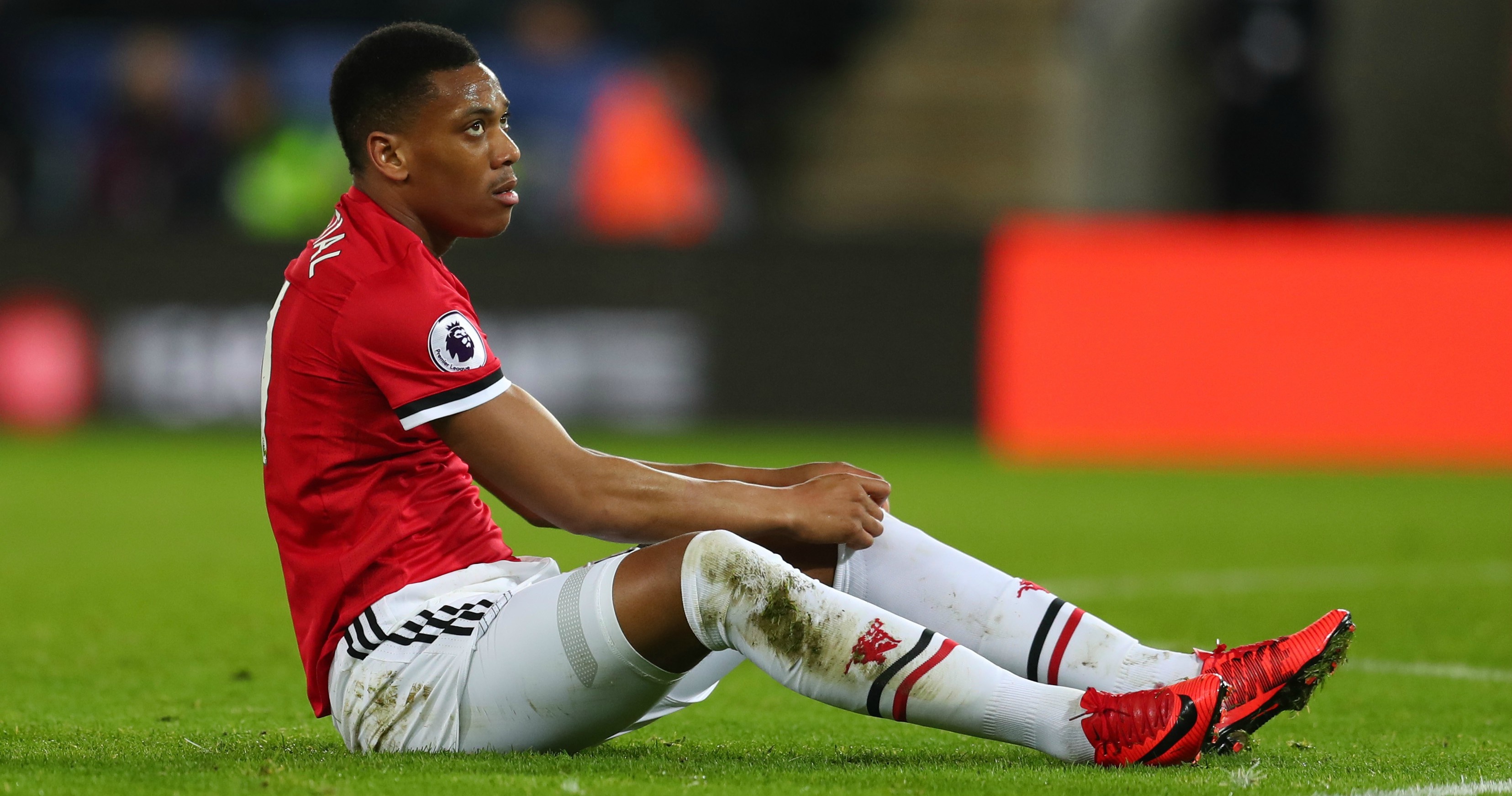 Manchester United cần tống khứ Martial ngay lập tức ảnh 2 Manchester United can tong khu Martial ngay lap tuc anh 2