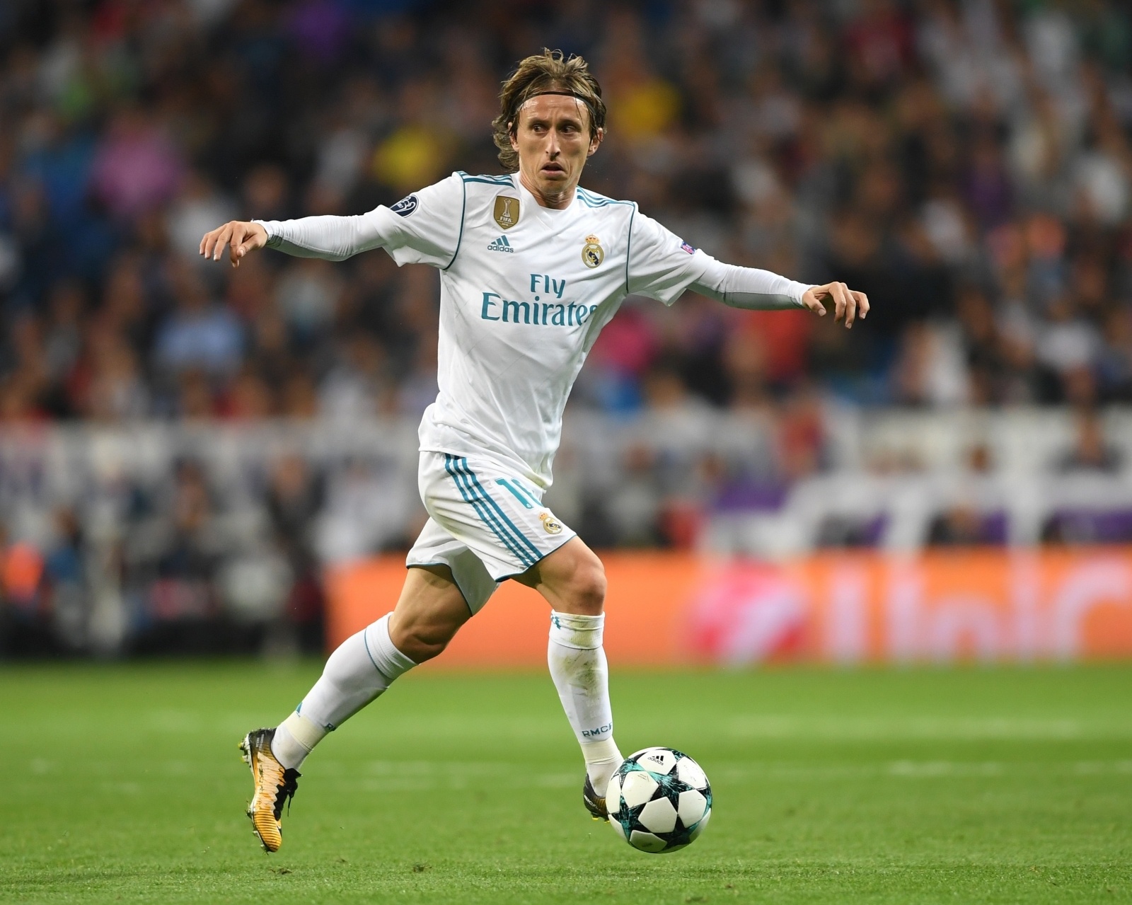 Luka Modric noi got Cristiano Ronaldo sang Serie A? anh 2