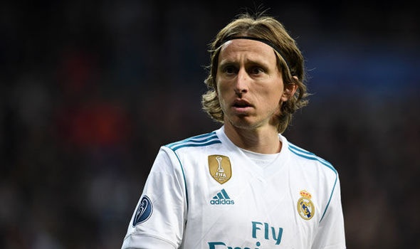 Luka Modric noi got Cristiano Ronaldo sang Serie A? hinh anh