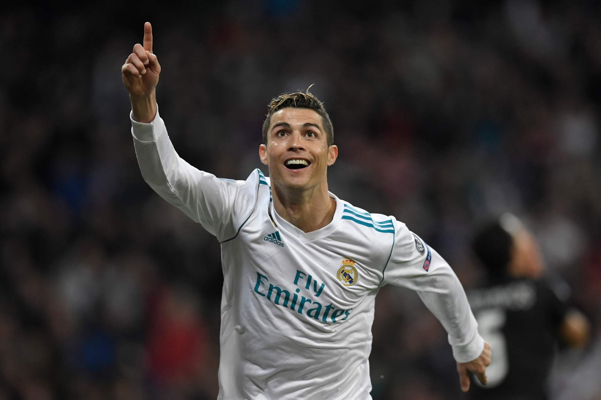 Cristiano Ronaldo duoc Real Madrid ton vinh vao nam 2019? hinh anh