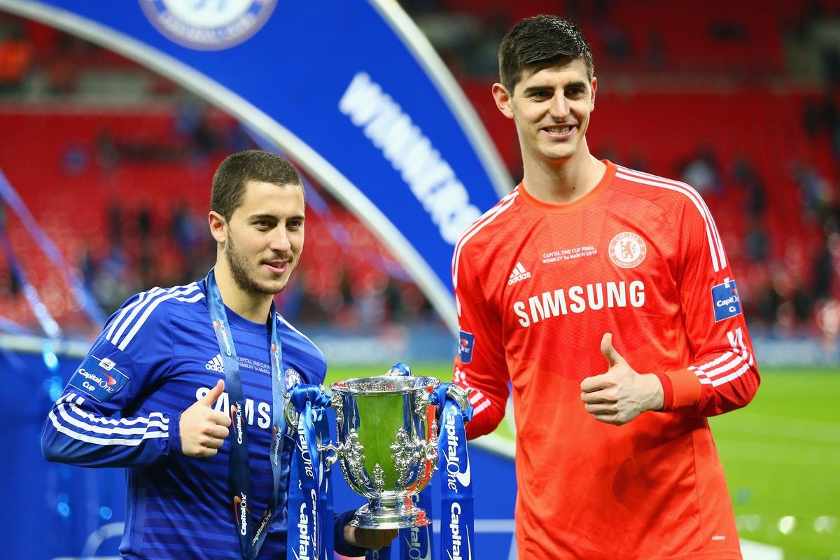 Courtois khuyen Hazard nen gia nhap Real Madrid anh 1