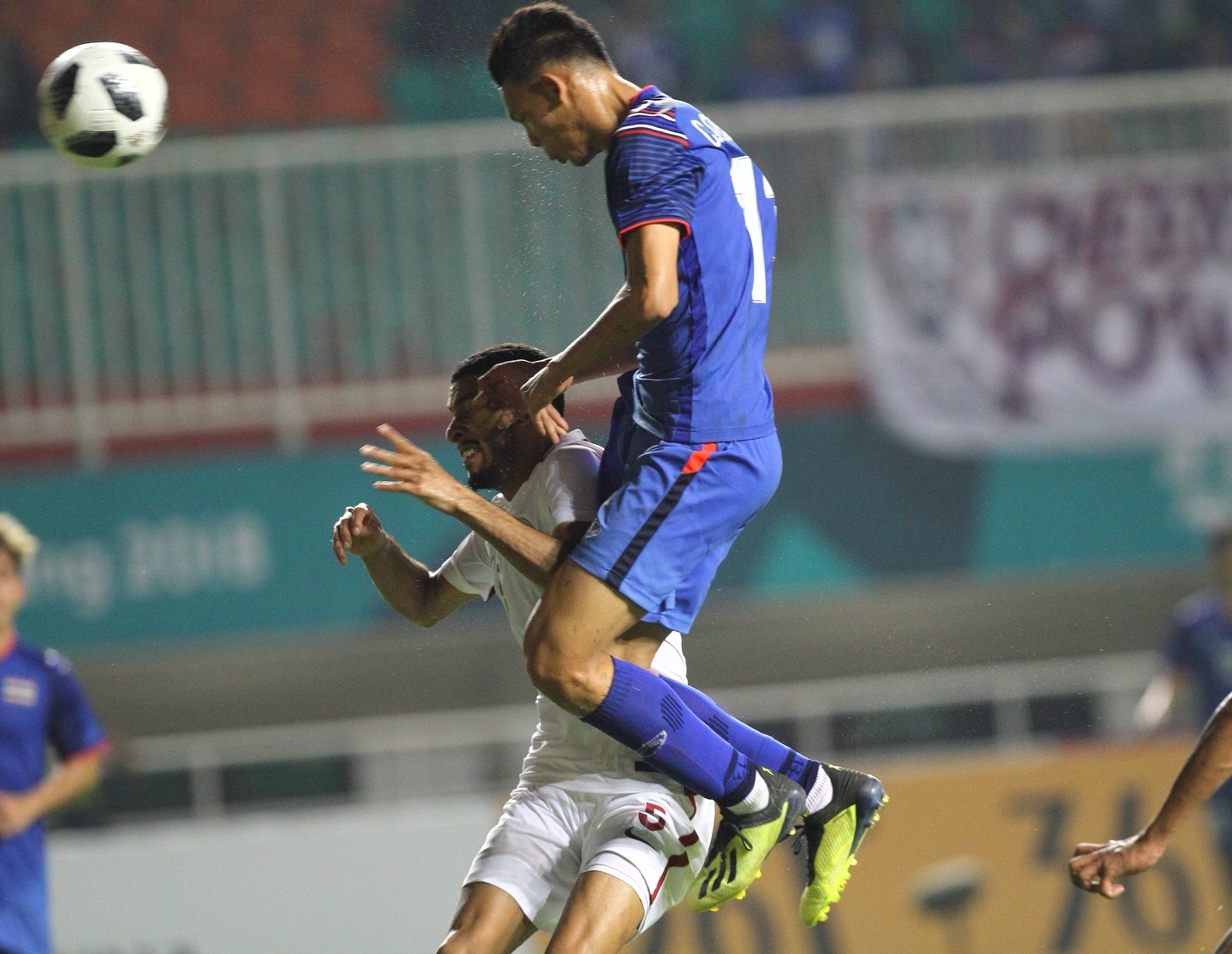 Olympic Thai Lan thoat hiem nho ban thang o phut 90 anh 3