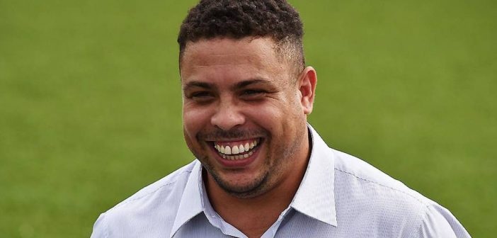 Ronaldo ‘beo' da khoe sau vu doi mat tu than hinh anh