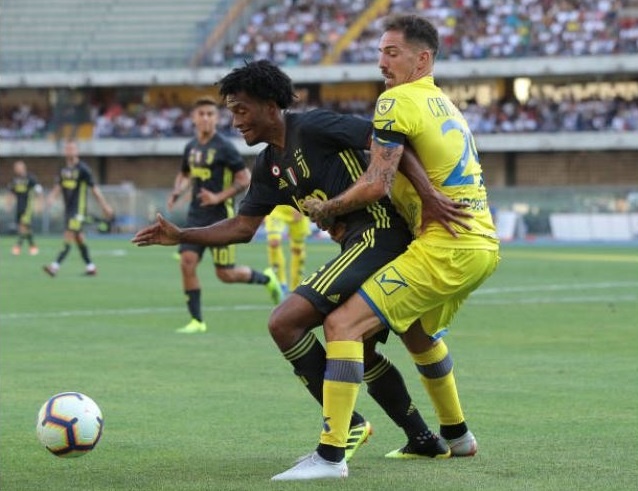 Cham diem Chievo 2-3 Juventus: Ronaldo ra mat thuy anh 9