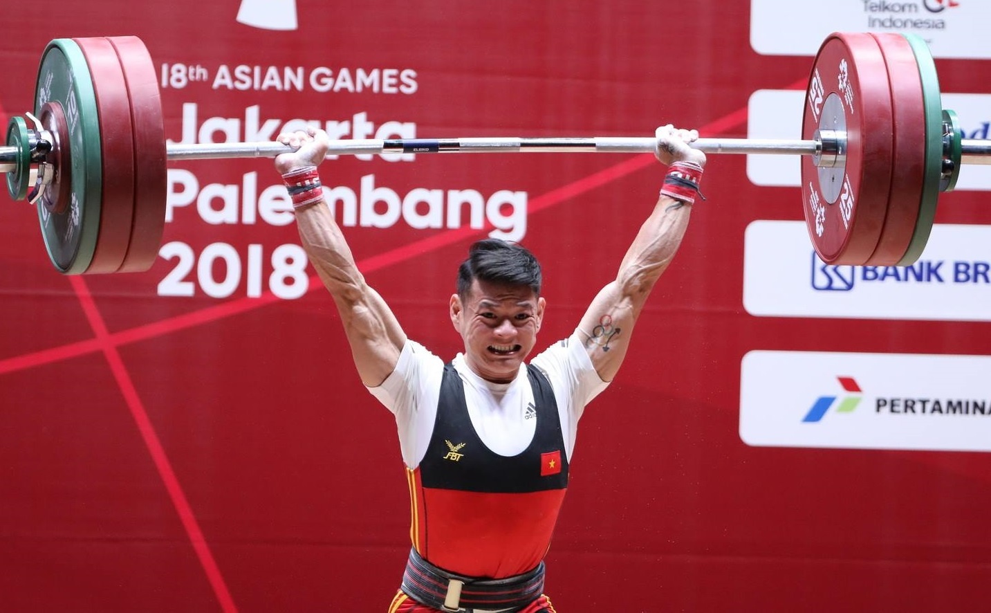 HLV cu ta Hoang Anh Tuan: ‘Kim Tuan that bai vi doi thu qua manh’ hinh anh