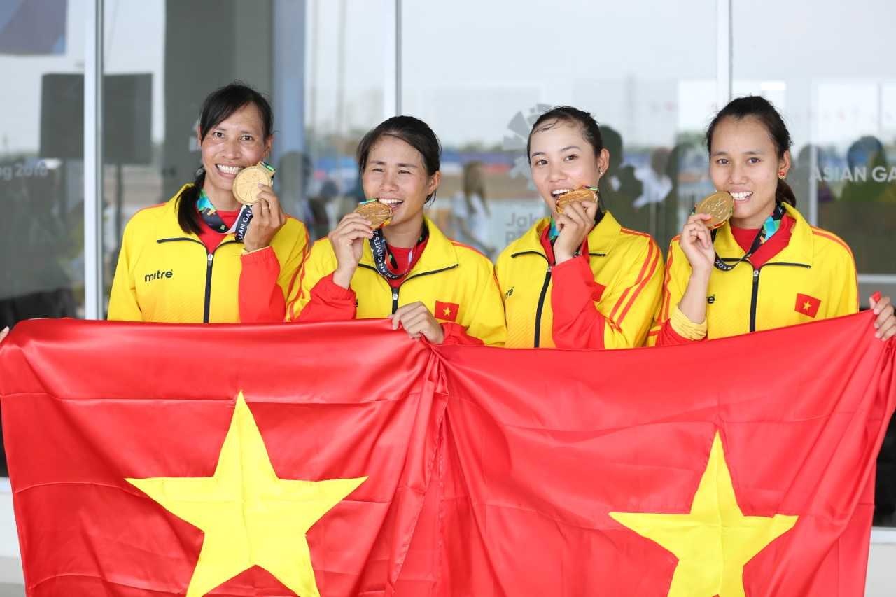 Đội tuyển Rowing nhận gần 1 tỷ tiền thưởng sau tấm HCV ảnh 1 Doi tuyen Rowing nhan gan 1 ty tien thuong sau tam HCV anh 1