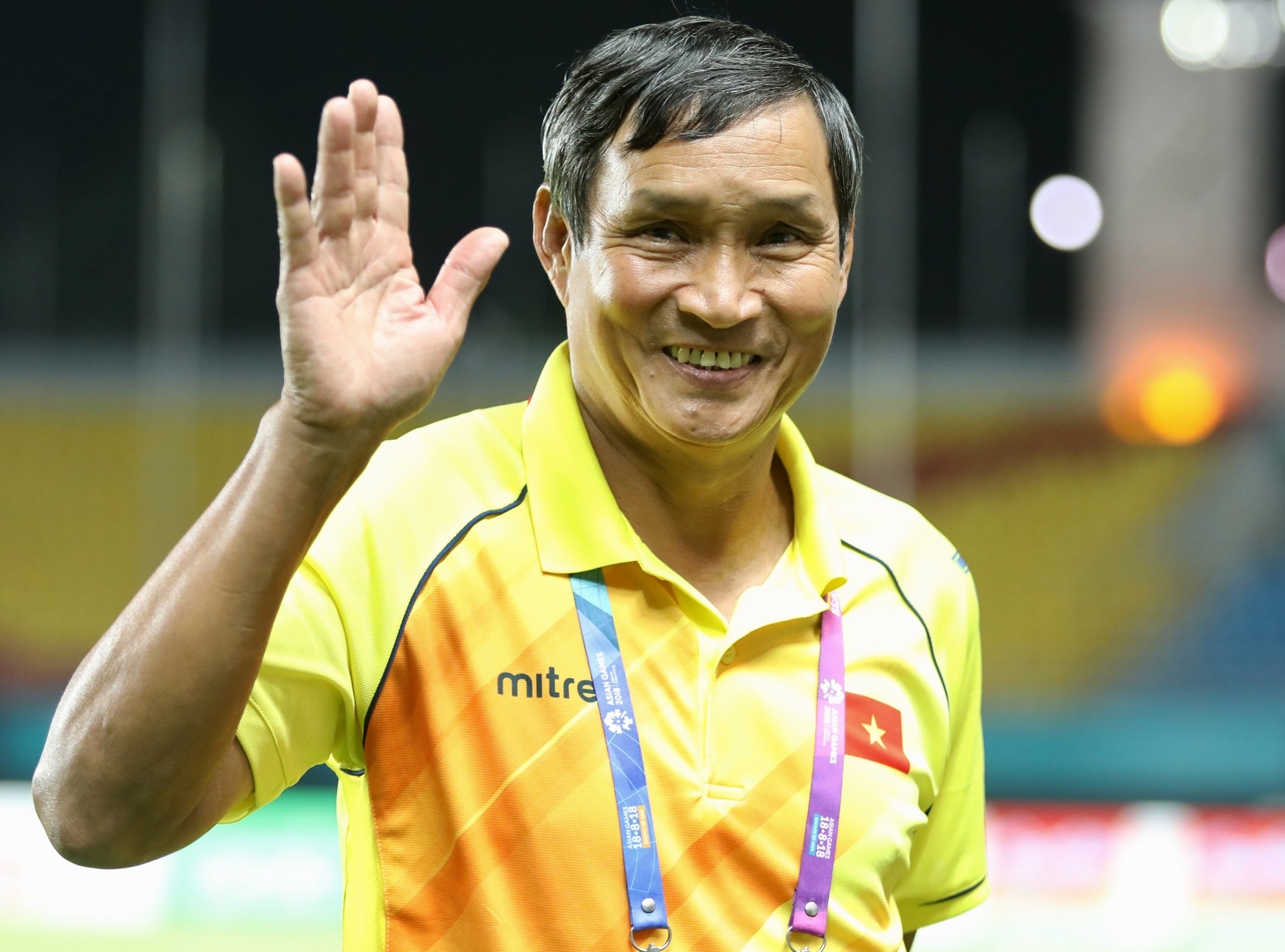 VFF thuong nong 400 trieu dong cho DT nu Viet Nam hinh anh