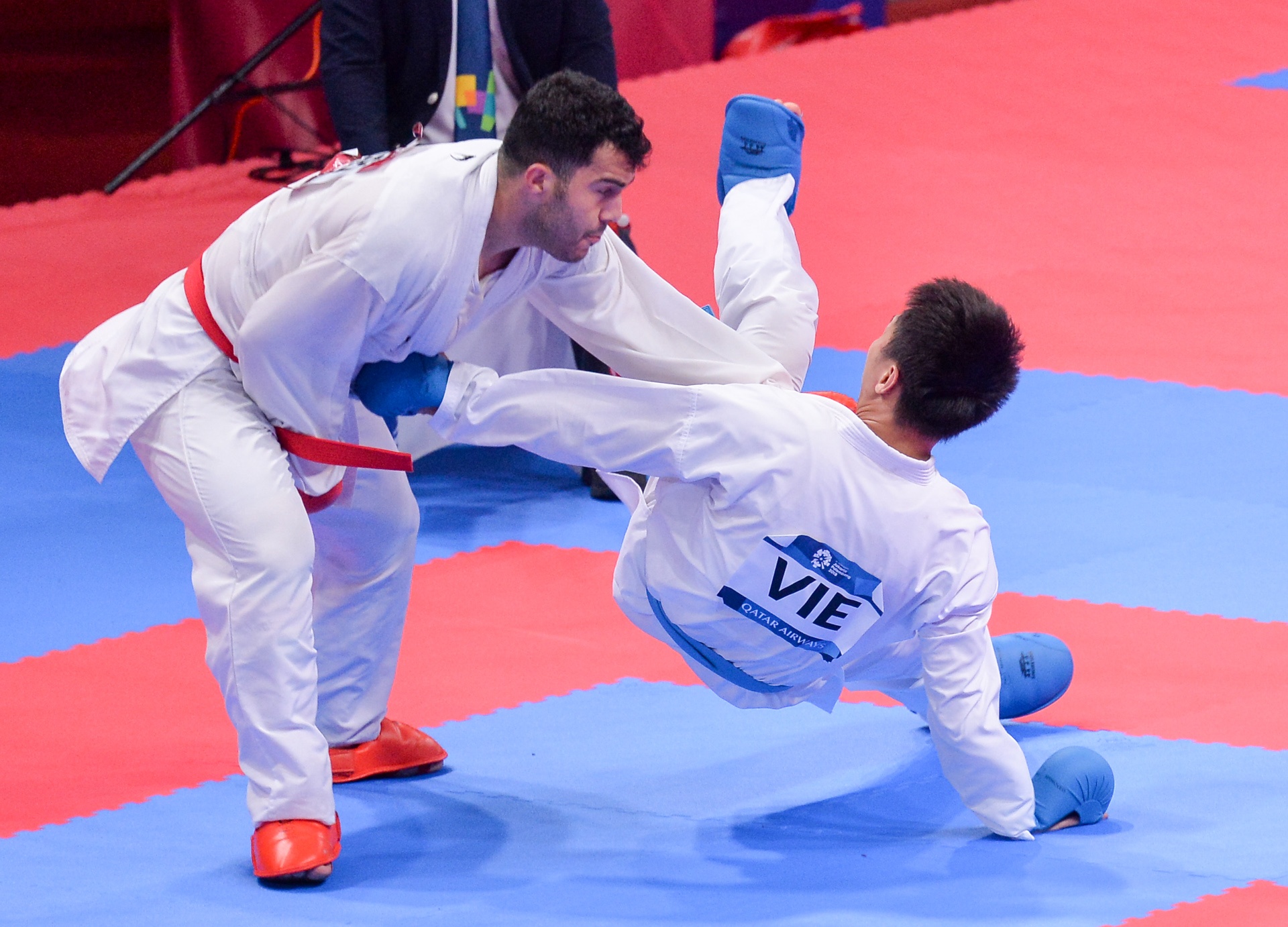 Võ sĩ Minh Phụng – không bỏ cuộc sau cú đòn bị choáng 10 giây ảnh 2 Vo si Minh Phung – khong bo cuoc sau cu don bi choang 10 giay anh 2