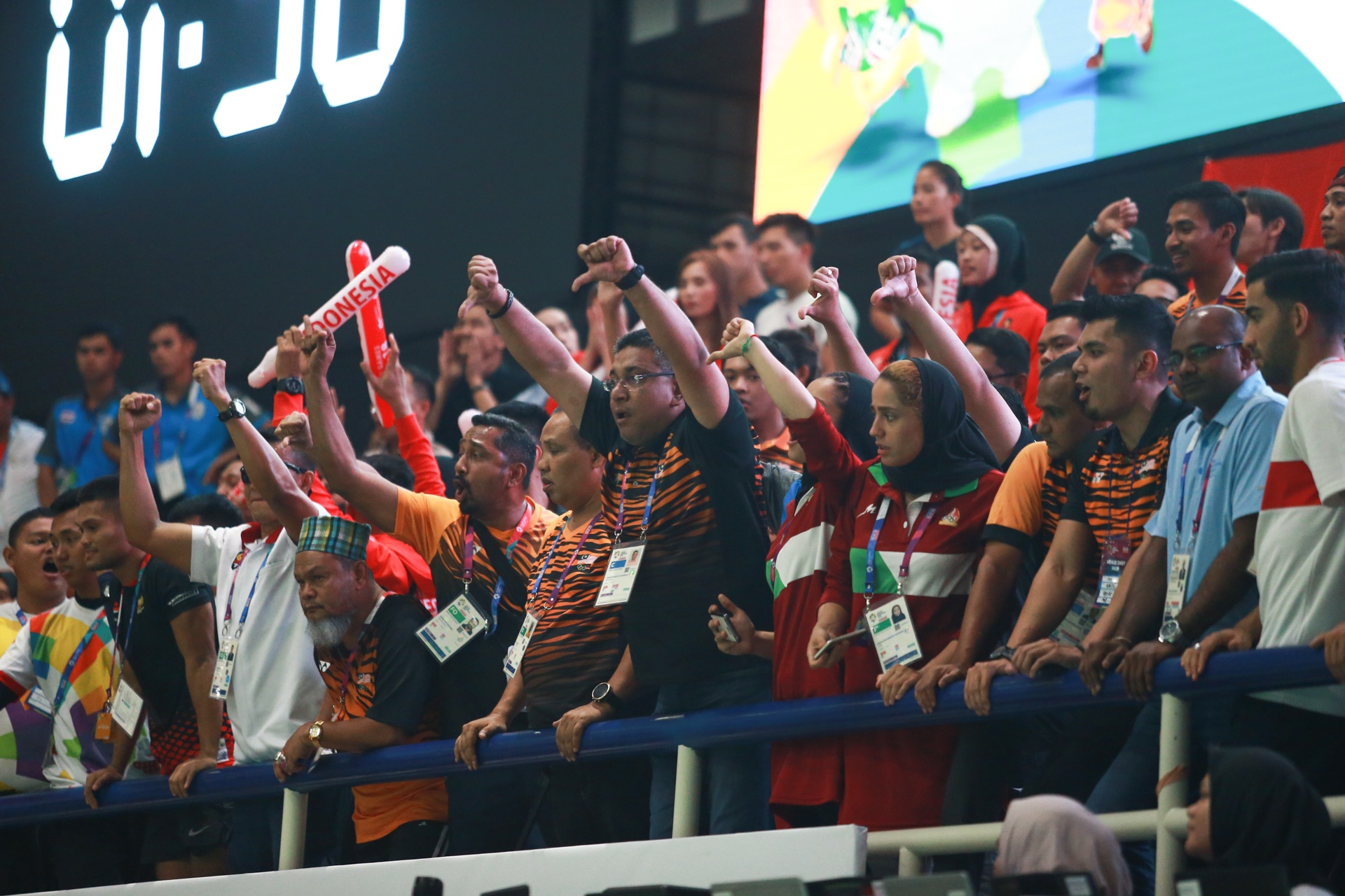 Trong tai xu ep,  vo si Malaysia bo cuoc o chung ket pencak silat anh 2