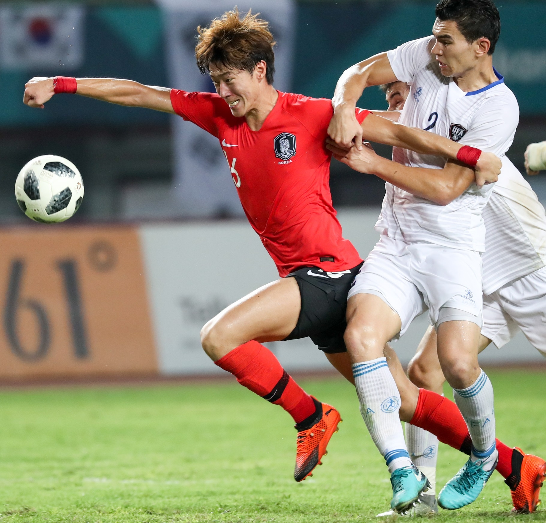 Quang Hai hua hen toa sang o Asian Cup 2019 anh 1