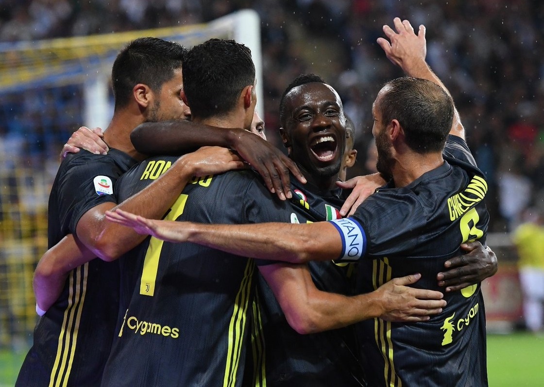 Ronaldo nhận lương cao gấp ba lần Higuain ảnh 2 Ronaldo nhan luong cao gap ba lan Higuain anh 2