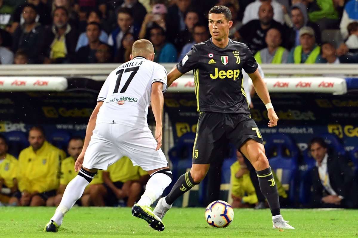 Ronaldo nhận lương cao gấp ba lần Higuain ảnh 1 Ronaldo nhan luong cao gap ba lan Higuain anh 1