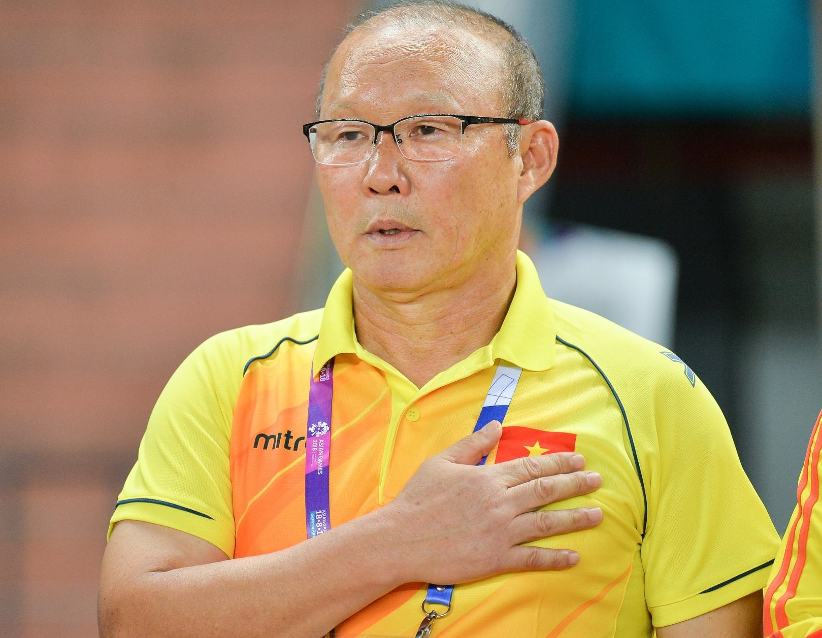 HLV Park Hang-seo nhan luong thap anh 1