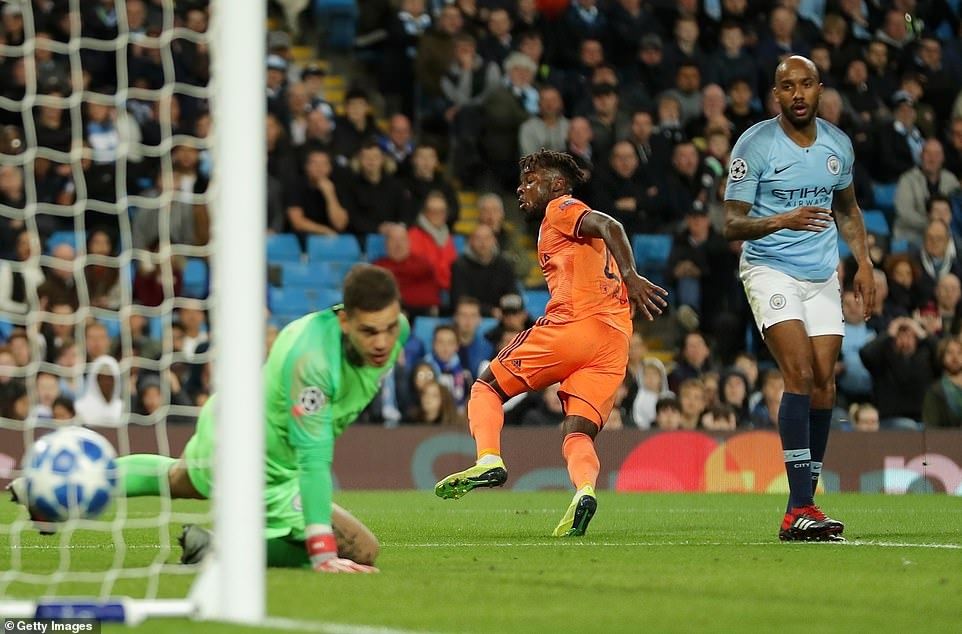 Man City chiu tran thua dang xau ho anh 2