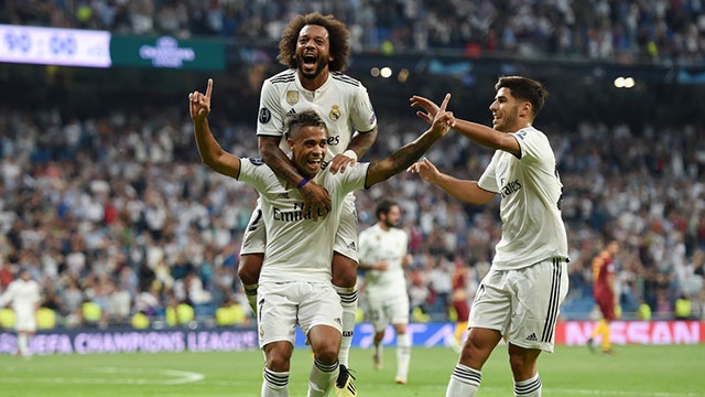 Real vs Roma (3-0): 'So 7 moi' khong chiu lep ve truoc Isco va Bale hinh anh