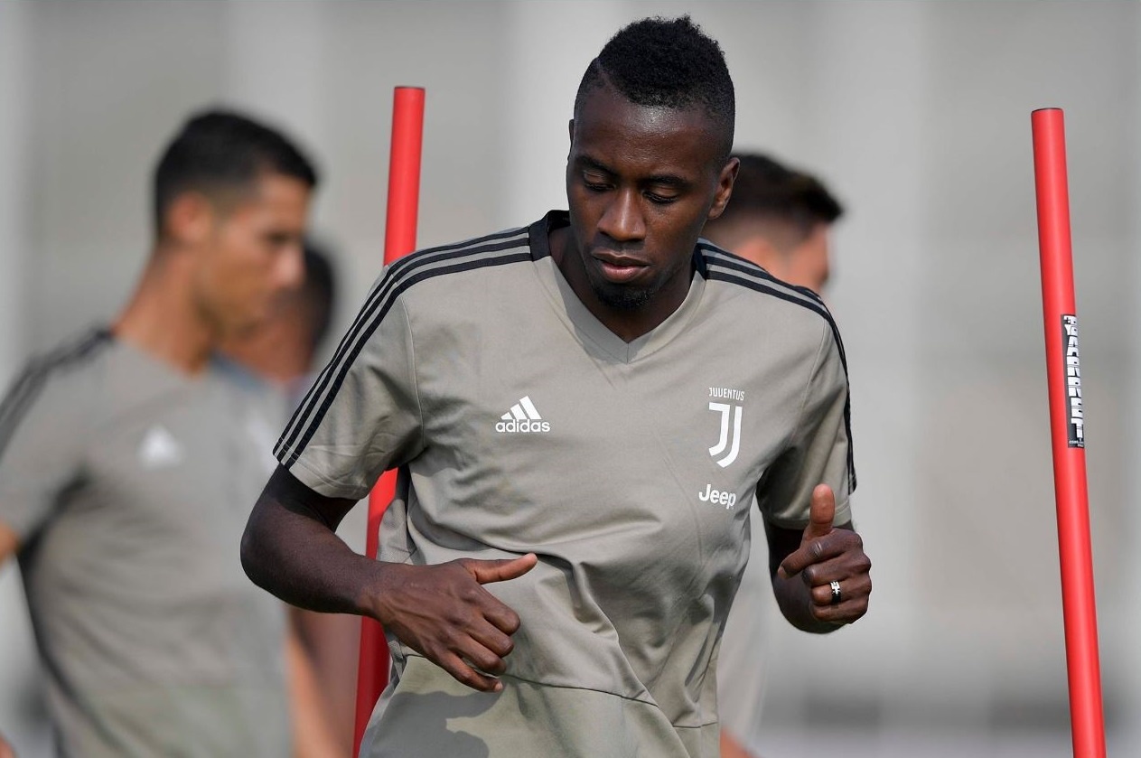 Ronaldo cuoi tuoi tren san tap sau tam the do anh 8