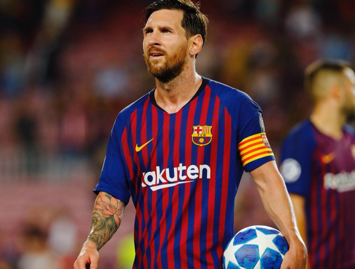 Leo Messi cao rau sau khi vuot mat Ronaldo anh 5