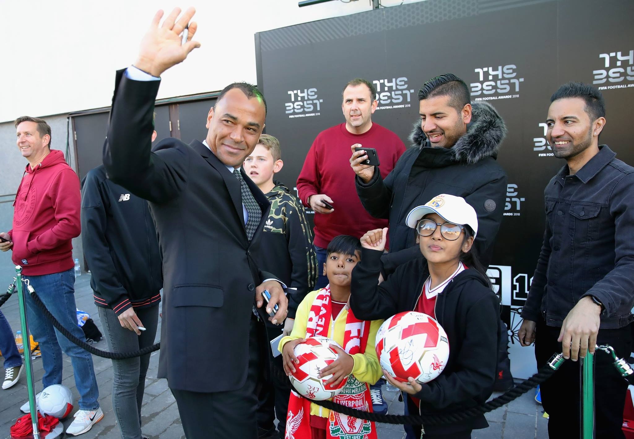 Khach moi dem gala trao giai The Best anh 1