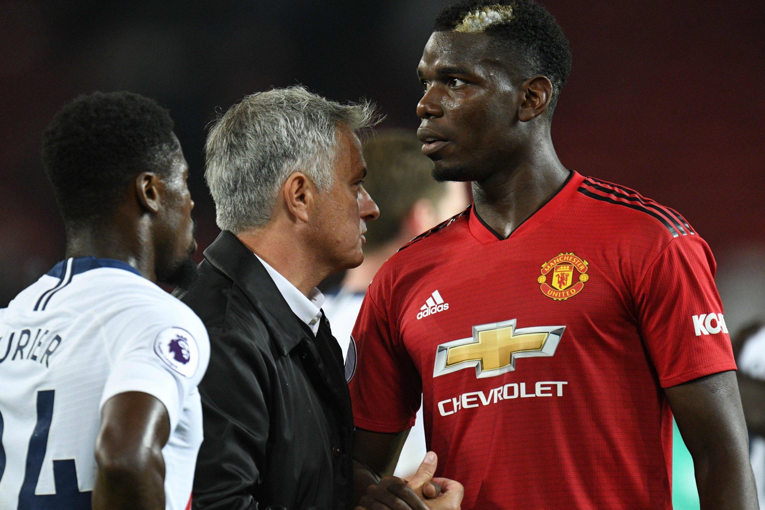 Mourinho giai thich ly do loai Pogba khoi tran Derby County hinh anh