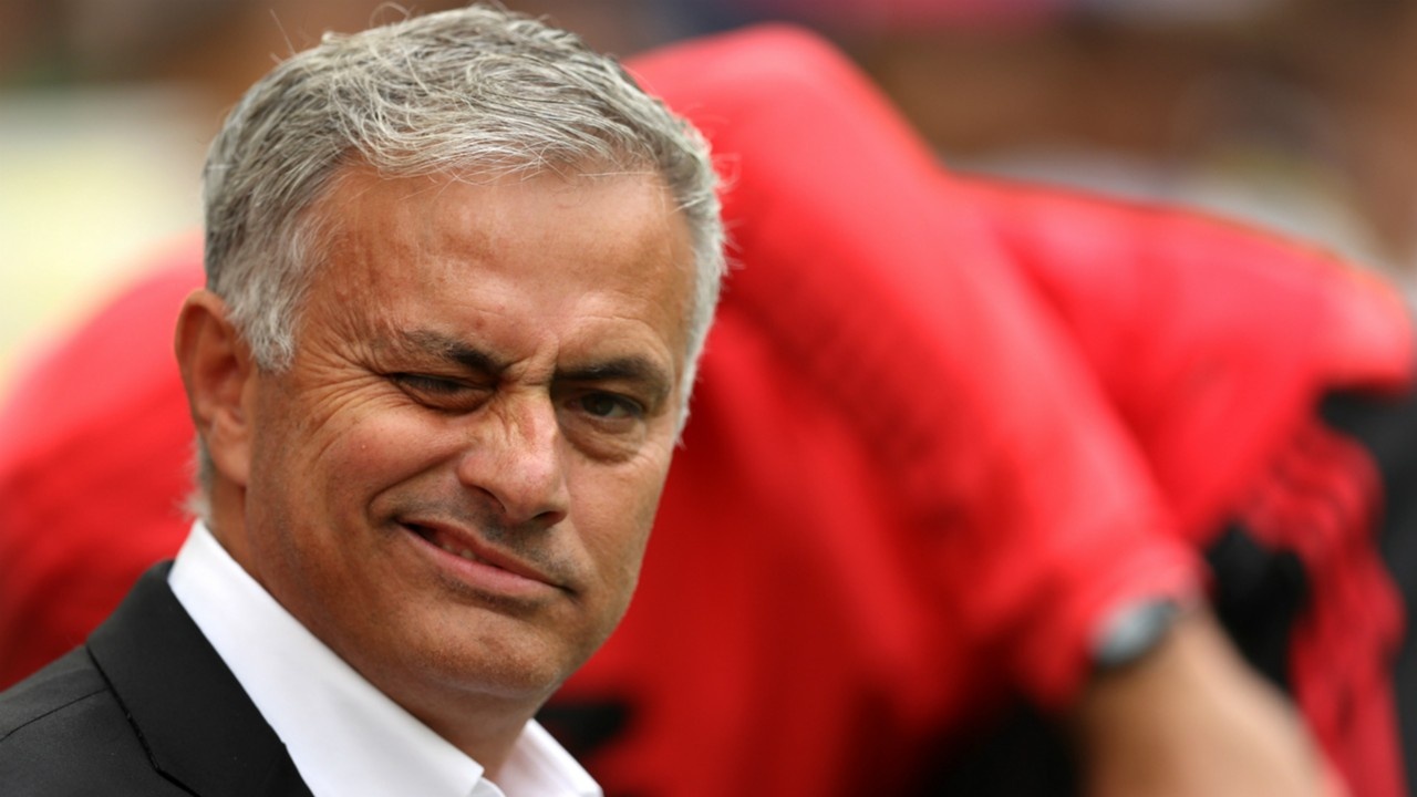 Xin Mourinho đừng chiếm ánh đèn sân khấu nữa! ảnh 2 Xin Mourinho dung chiem anh den san khau nua! anh 2