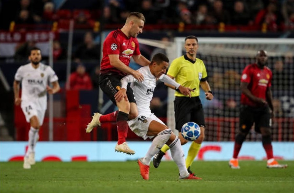 Cham diem MU 0-0 Valencia: Pogba ruc sang,  Lukaku lai gay that vong anh 5