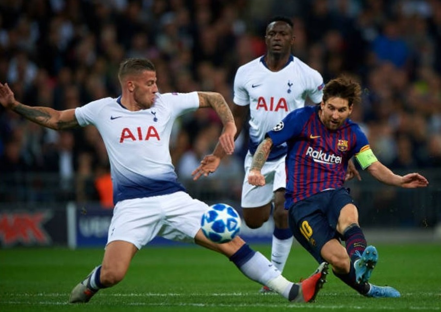 Cham diem tran Tottenham 2-4 Barcelona: Leo Messi danh sap Wembley anh 10