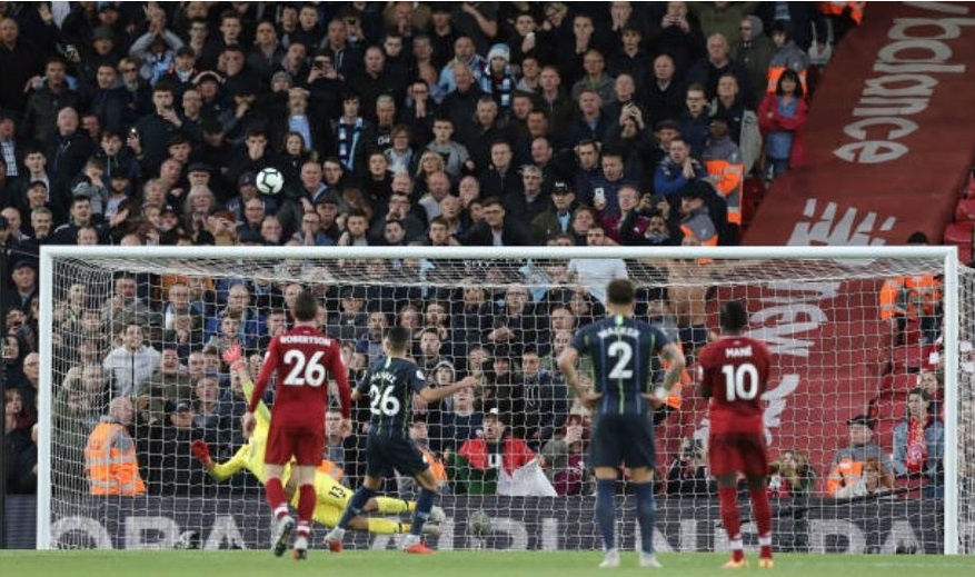 Mahrez bi che gieu sau cu sut 11 m len troi anh 1