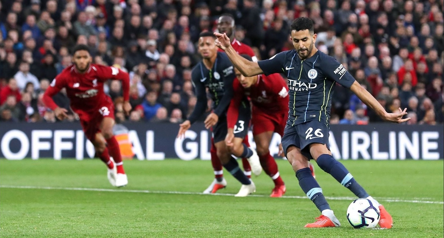 Mahrez bi che gieu sau cu sut 11 m len troi anh 5