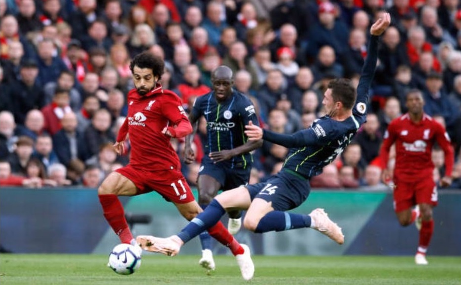 Mahrez bi che gieu sau cu sut 11 m len troi anh 10