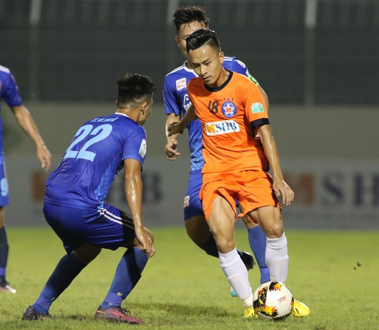 Huy Toàn lỡ lượt đi V.League 2019 ảnh 1 Huy Toan lo luot di V.League 2019 anh 1