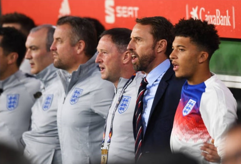 Sterling len dong,  tuyen Anh danh sap phao dai cua Tay Ban Nha anh 1