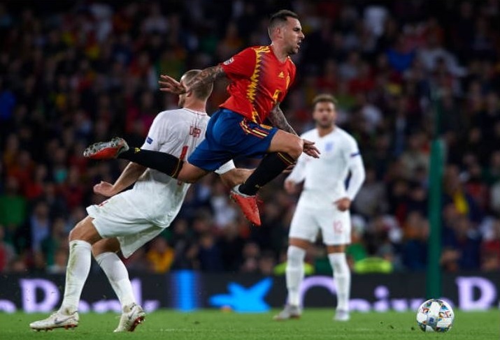 Sterling len dong,  tuyen Anh danh sap phao dai cua Tay Ban Nha anh 7