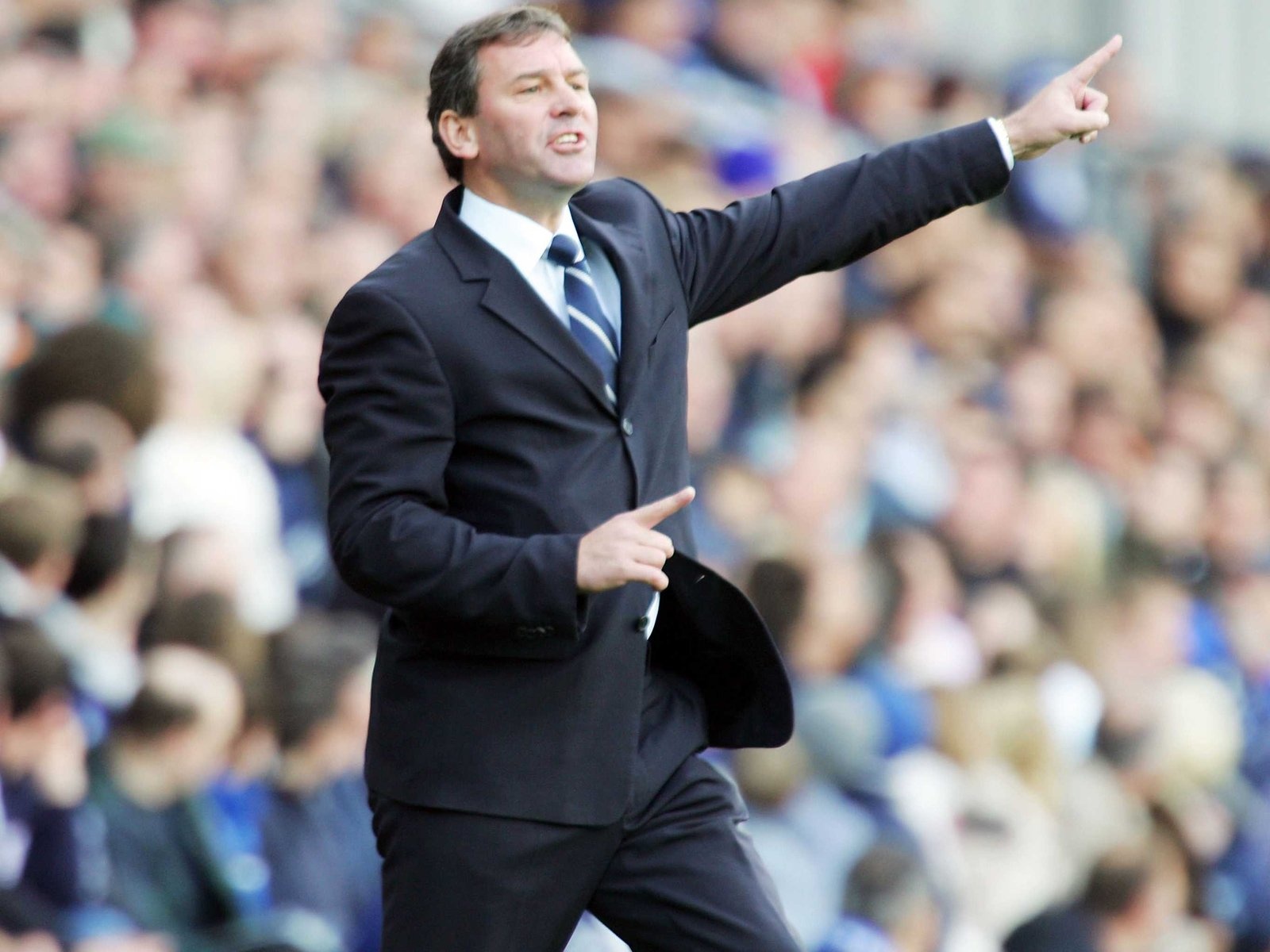 HLV Henry lieu co tranh khoi vet xe do cua Maradona,  Neville? anh 10