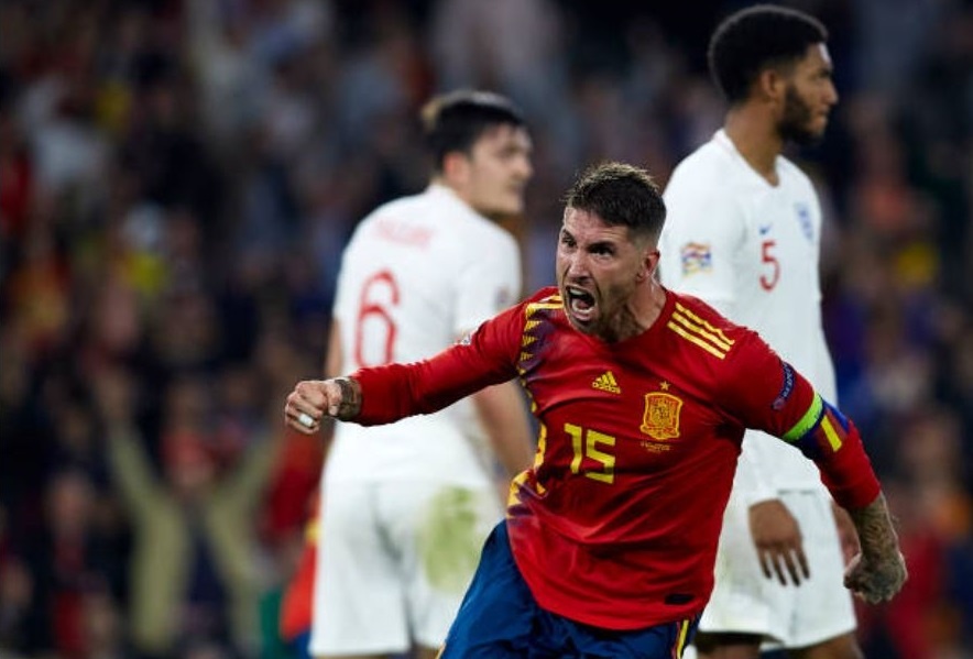 Sterling len dong,  tuyen Anh danh sap phao dai cua Tay Ban Nha anh 11